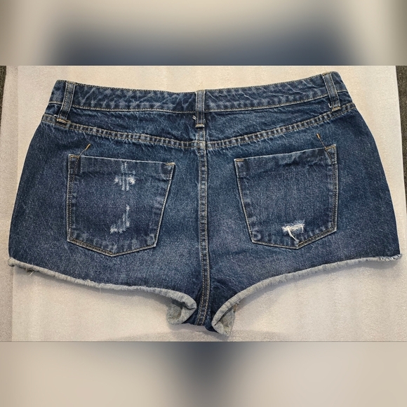 Mossimo Supply Co. High-Rise Distressed Denim Short Shorts, Size 14/32 - Picture 2 of 16